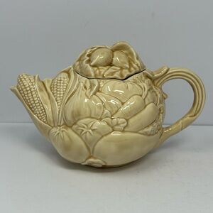 Vintage 1970’s Holland Mold Beige Vegetable Teapot Ceramic Rare! A0